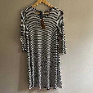 Francesca's Striped Half-sleeve Flowy Dress